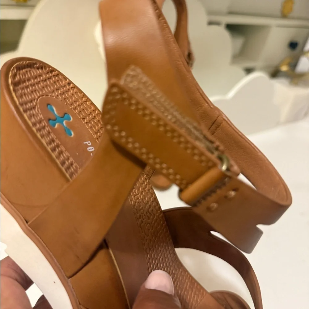 Posture Women's Brown Wedge Sandals are soft and cozy. In excellent  conditions_5